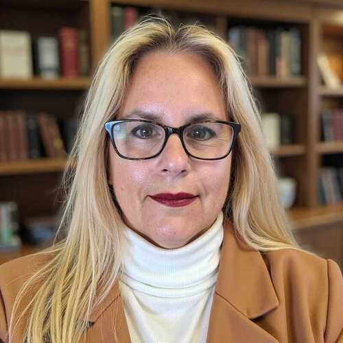 Lisa Amador - Accounting Specialist